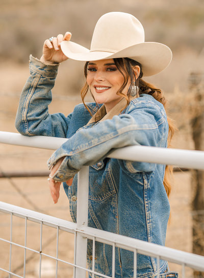 photo of Jenna Paulette